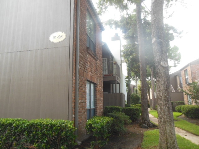 1201 Bering Dr #96, Houston, TX 77057 