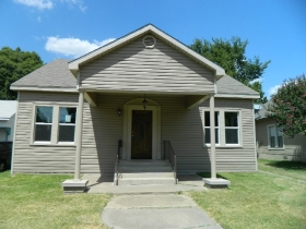 909 W Fischer St, Sherman, TX 75090 