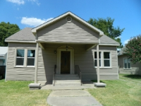 909 W Fischer St, Sherman, TX 75090 