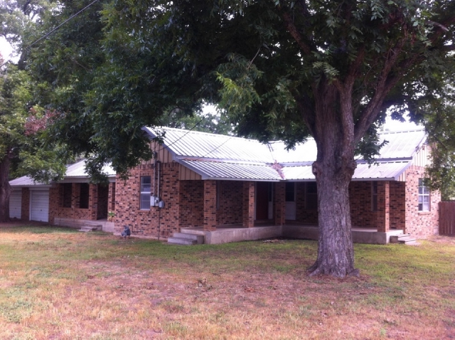 409 Camp Street, Alleyton, TX 78935 