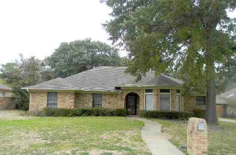 Lake Forest Dr, Tyler, TX 75707 