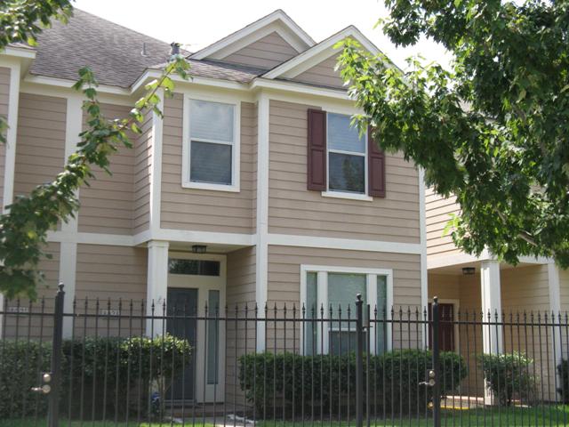 8023 Ellinger Ln, Houston, TX 77040 
