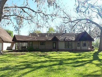 Planters Loop, Angleton, TX 77515 