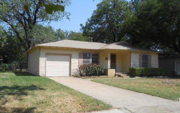 1403 W Lovers Ln, Arlington, TX 76013 