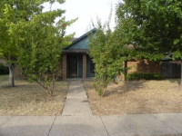 122 E Apollo Rd, Garland, TX 75040 
