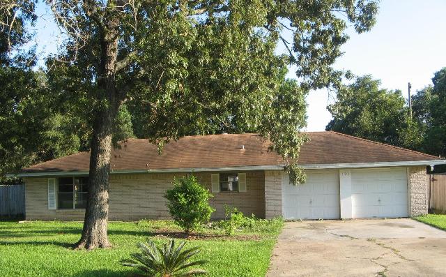 105 Staples, Baytown, TX 77520 