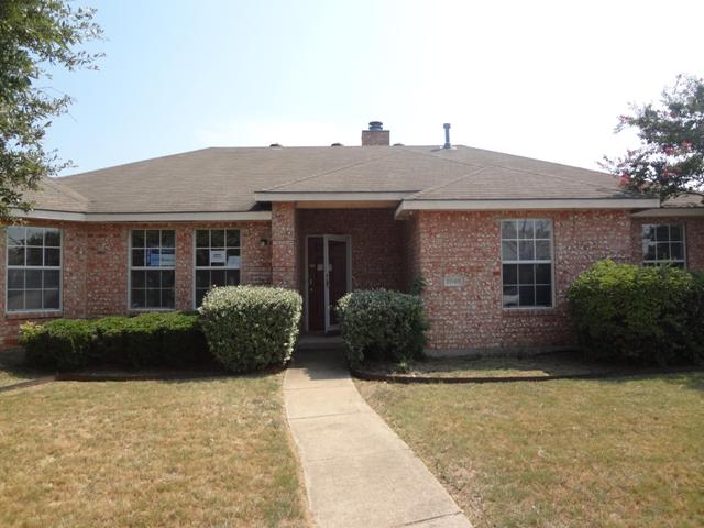 2040 Garden Crest Ln, Dallas, TX 75232 
