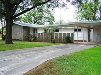 Skylane, Uvalde, TX 78801 