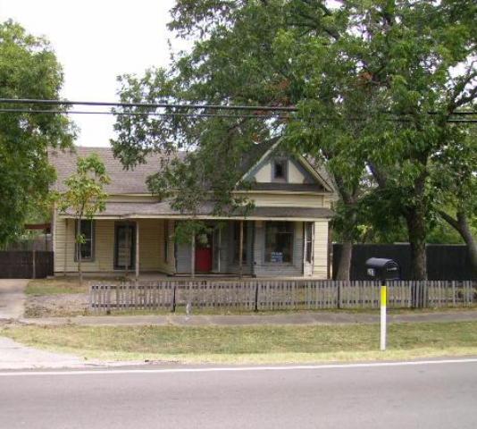 213 W Jefferson Street, Palmer, TX 75152 
