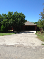 2211 North Knox Street, Uvalde, TX 78801 