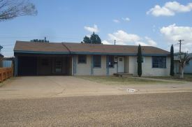 709 E Oak St, Brownfield, TX 79316 