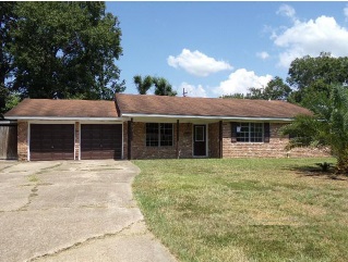 8610 Newfield Ln, Beaumont, TX 77707 