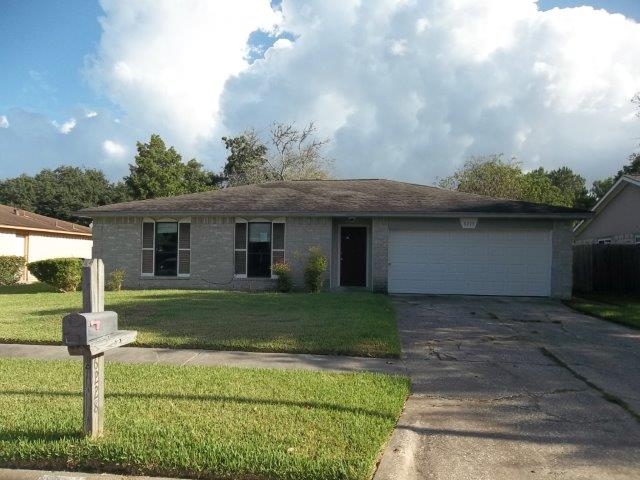 6228 Silver Leaf Dr, League City, TX 77573 