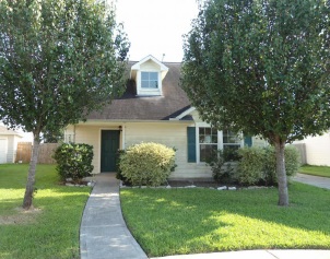 2867 Morningmist Ln, Dickinson, TX 77539 