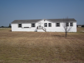 9121 N Monterrey Dr, Alvarado, TX 76009 