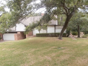 2417 Charboneau Dr, Waco, TX 76710 