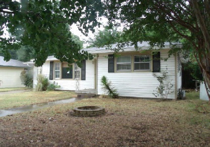 1611 Elizabeth St, Gainesville, TX 76240 