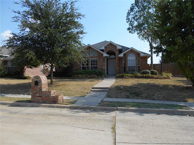 2000 Topaz Dr, Carrollton, TX 75010 