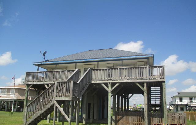 904 Surf Dr, Surfside Beach, TX 77541 