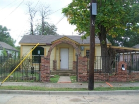 4242 Carl St, Dallas, TX 75210 