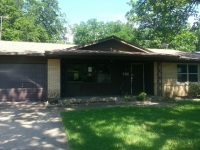 1709 Emerald St, Grand Prairie, TX 75051 