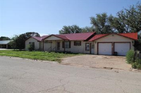 1701 N 6th St, Tahoka, TX 79373 