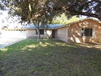 207 N Leonard Ln, Seguin, TX 78155 