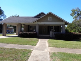 2403 Magnolia St, Texarkana, TX 75503 