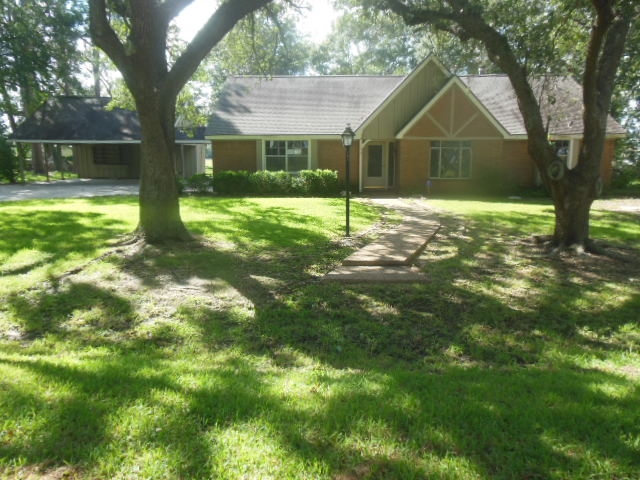 102 E Bronco Bend St, Angleton, TX 77515 