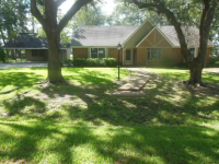 102 E Bronco Bend St, Angleton, TX 77515 