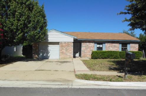 817 Edgemont Dr, Arlington, TX 76017 