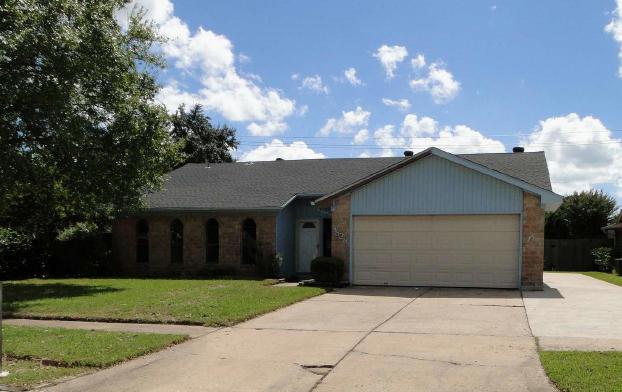 9826 Sageorchard Ln, Houston, TX 77089 