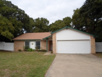 904 Lake Crest Pkwy, Azle, TX 76020 