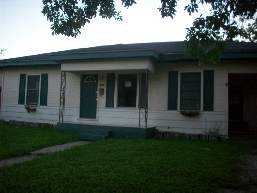 201 Charlotte Dr, Port Lavaca, TX 77979 