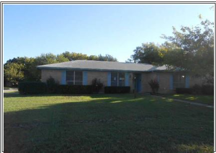 301 SE Gardens Blvd, Burleson, TX 76028 