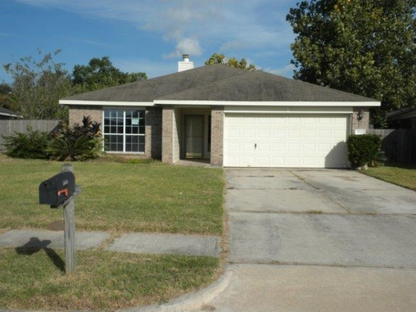 1034 Chase Park Dr, Bacliff, TX 77518 