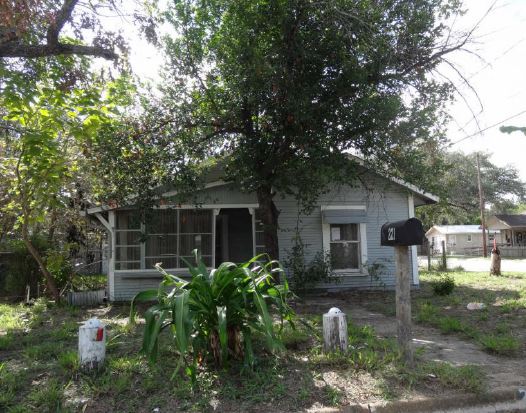 221 W Adams Street, Pleasanton, TX 78064 