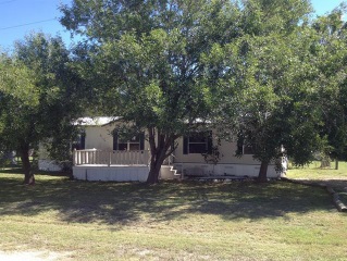 1109 Debbie Dr, Marion, TX 78124 