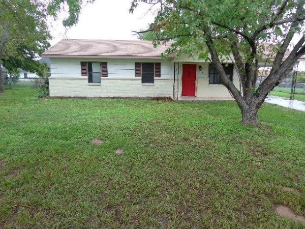 616 Dejay St, Fairfield, TX 75840 