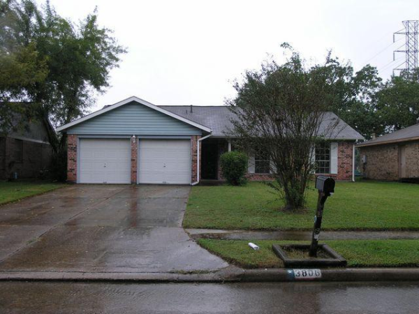 3806 Country Rd, Pasadena, TX 77505 