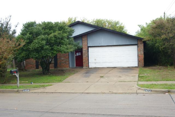 3400 Green Hill Dr, Arlington, TX 76014 