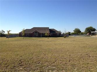 102 Tiger Ln, Trenton, TX 75490 