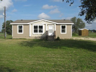 76 Oak Creek Dr, Gonzales, TX 78629 