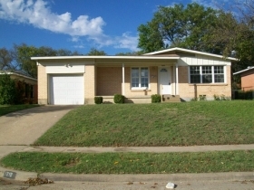 1219 Neptune Road, Dallas, TX 75216 