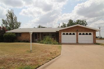 517 W 1st Street, Hale Center, TX 79041 