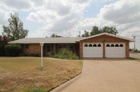 517 W 1st Street, Hale Center, TX 79041 