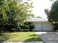421 Forrest Hill Ln, Grand Prairie, TX 75052 
