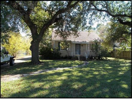 3220 30th St, Port Arthur, TX 77642 