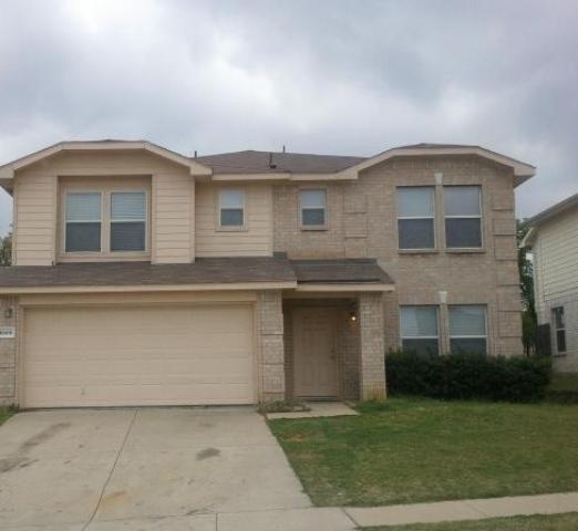8008 Hidden Oaks Drive, Fort Worth, TX 76120 