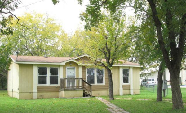308 Ellis Pl, Elgin, TX 78621 